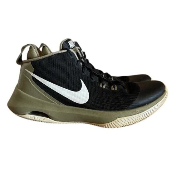 Nike Air Versatile Basketball Shoe Black/Trooper Sz 1O (852431-005) - Picture 1 of 7